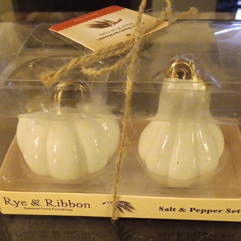 RYE & RIBBON SALT AND PEPPER SET